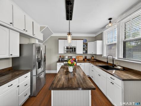 115 West Thames Street Norwich CT 06360