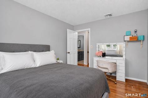 4 Huntington Ridge Road Wallingford CT 06492