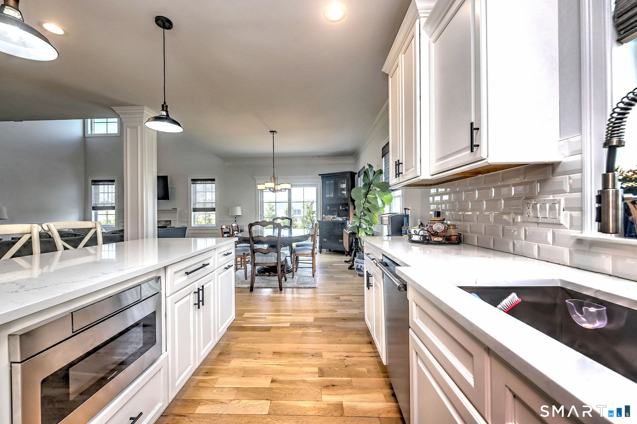 7 Luisa Court Branford CT 06405