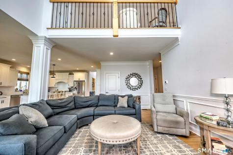 7 Luisa Court Branford CT 06405