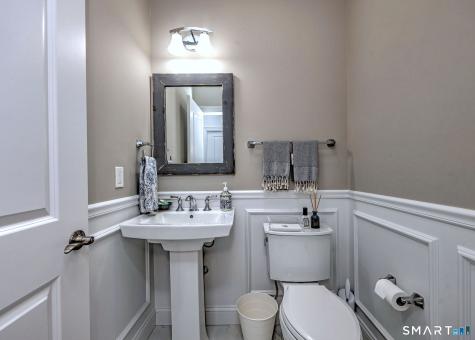 7 Luisa Court Branford CT 06405