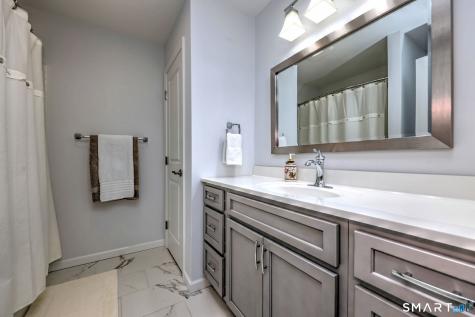 7 Luisa Court Branford CT 06405