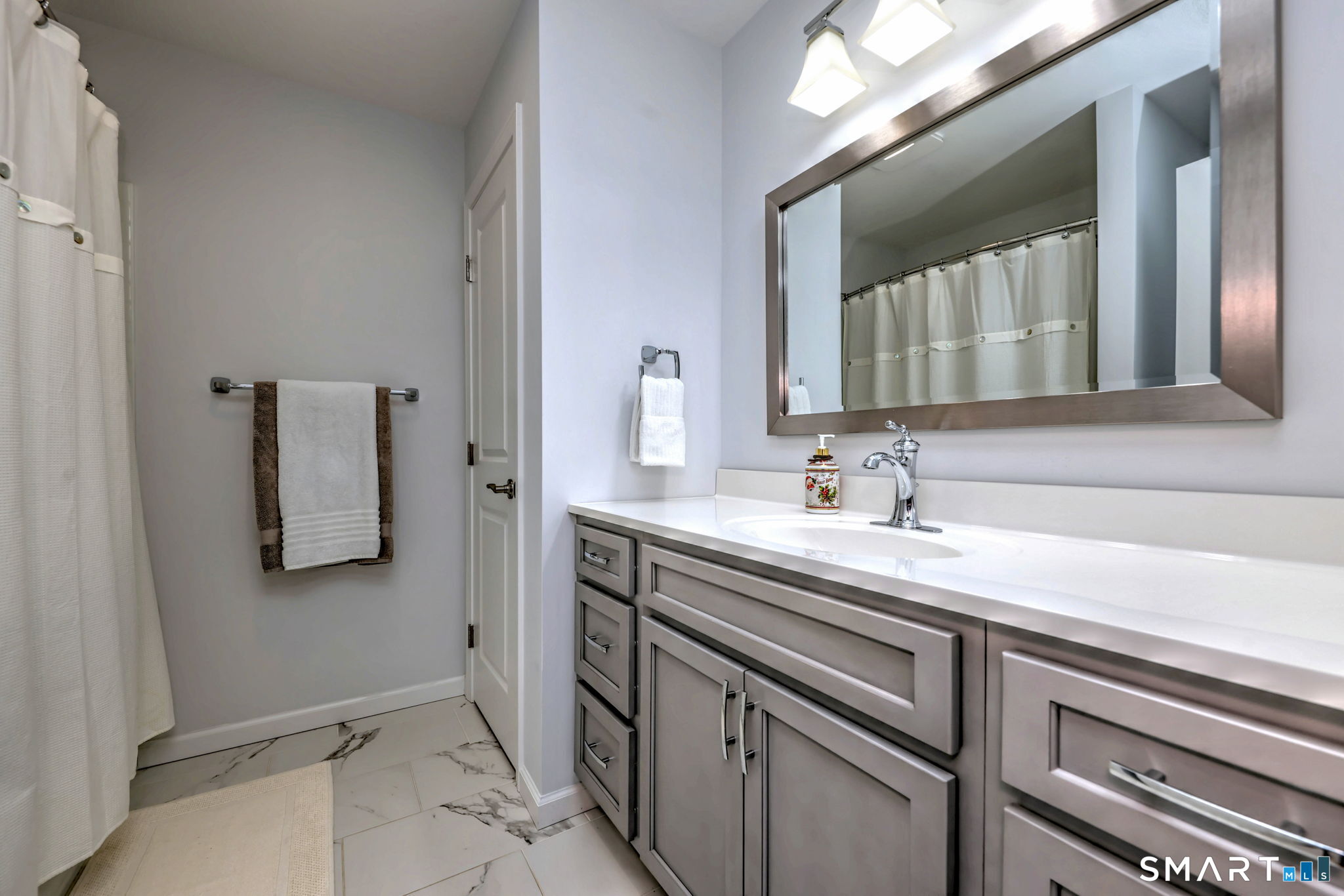 7 Luisa Court Branford CT 06405