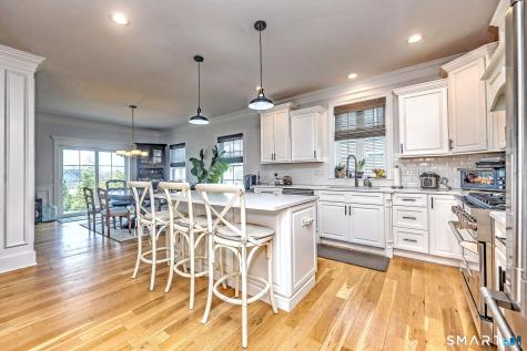 7 Luisa Court Branford CT 06405