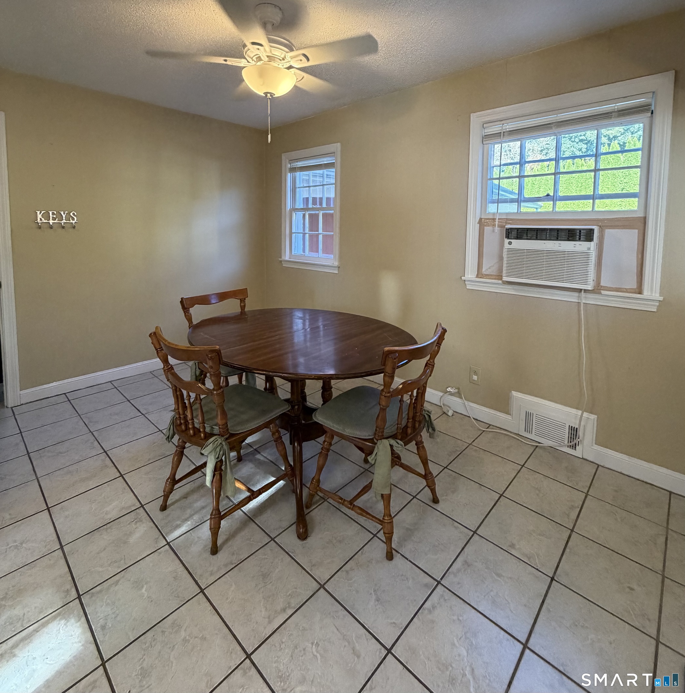 30 Smith Street East Hampton CT 06424