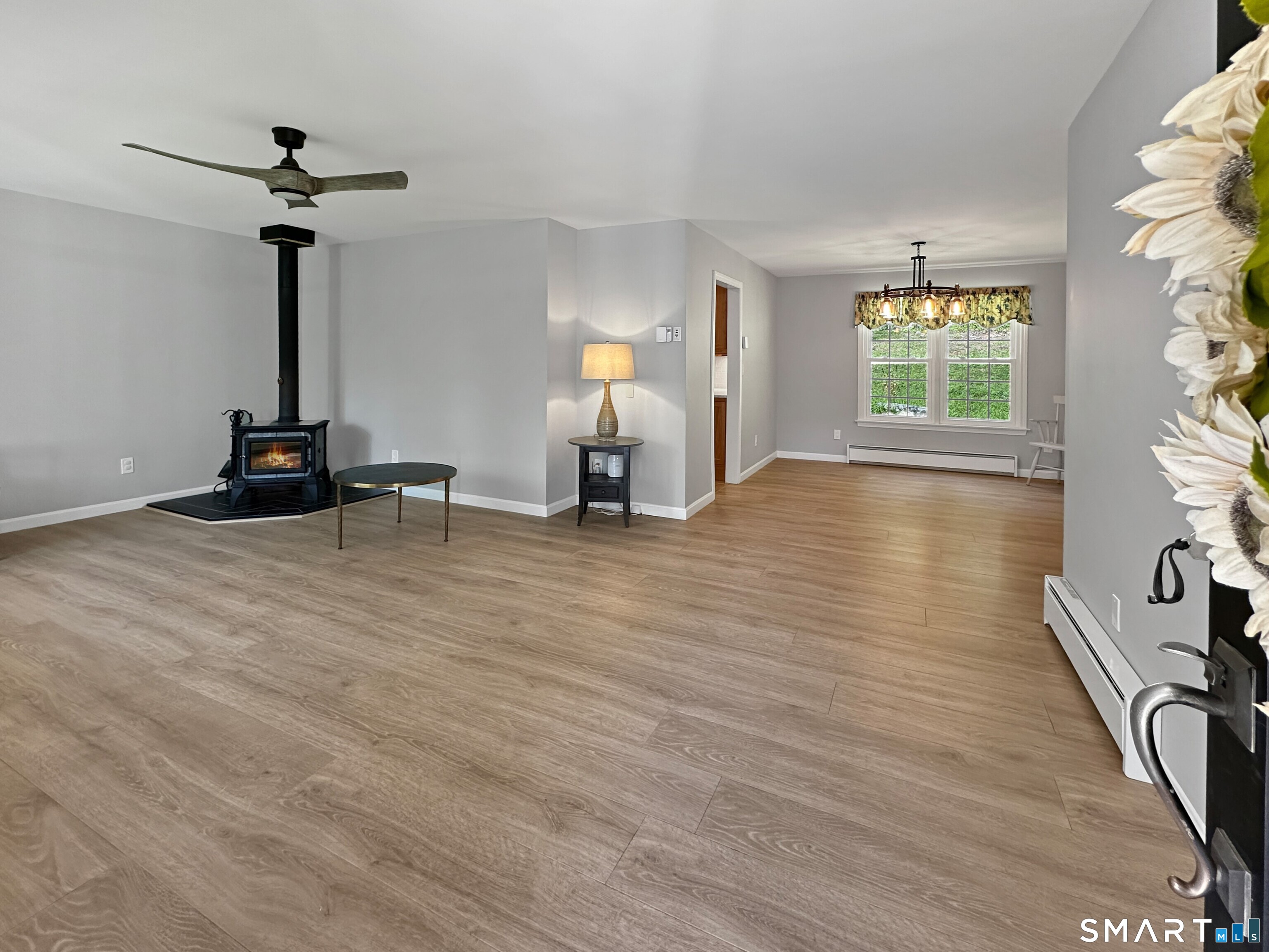27 Lakes Pond Road Waterford CT 06385