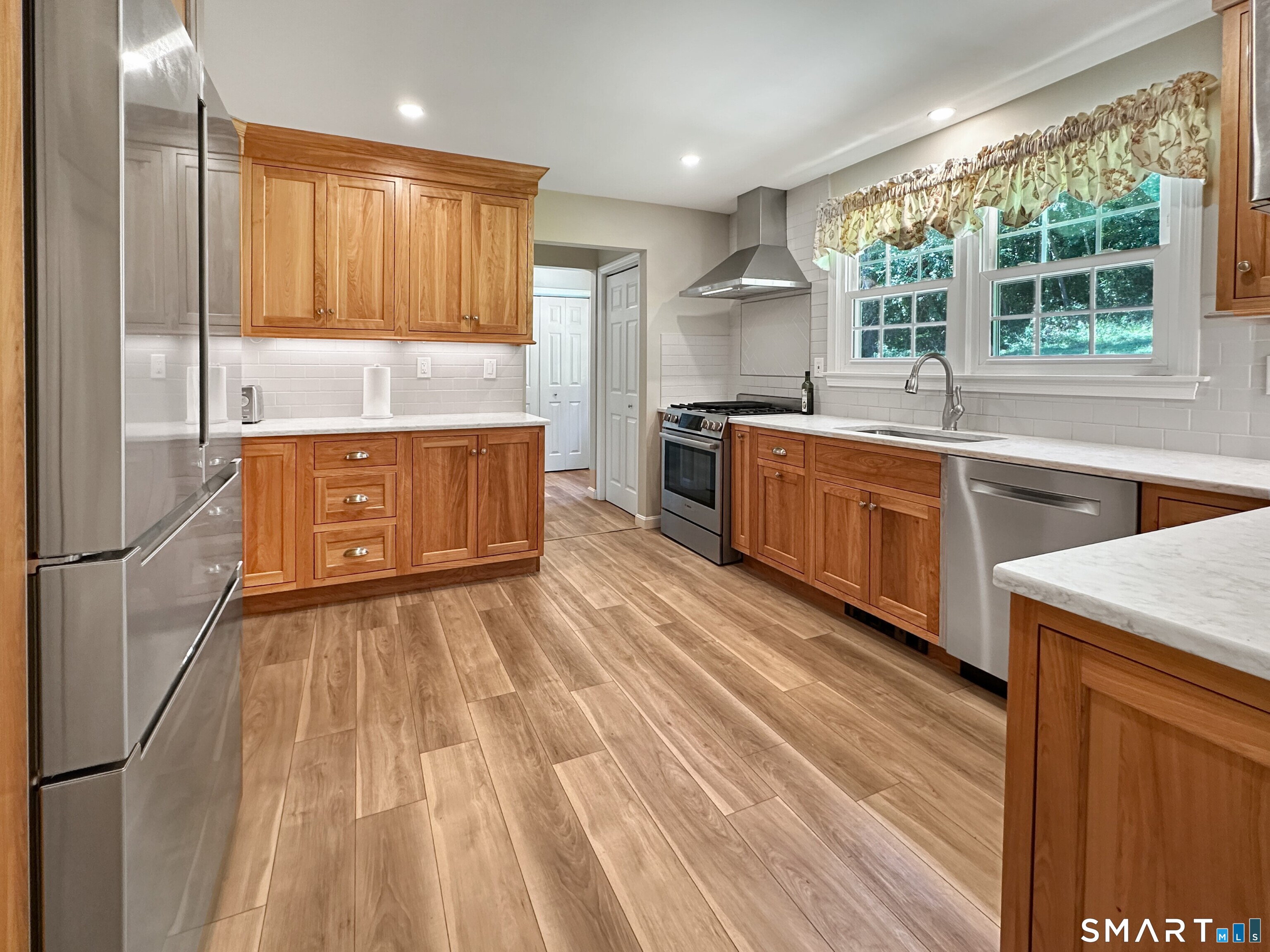 27 Lakes Pond Road Waterford CT 06385