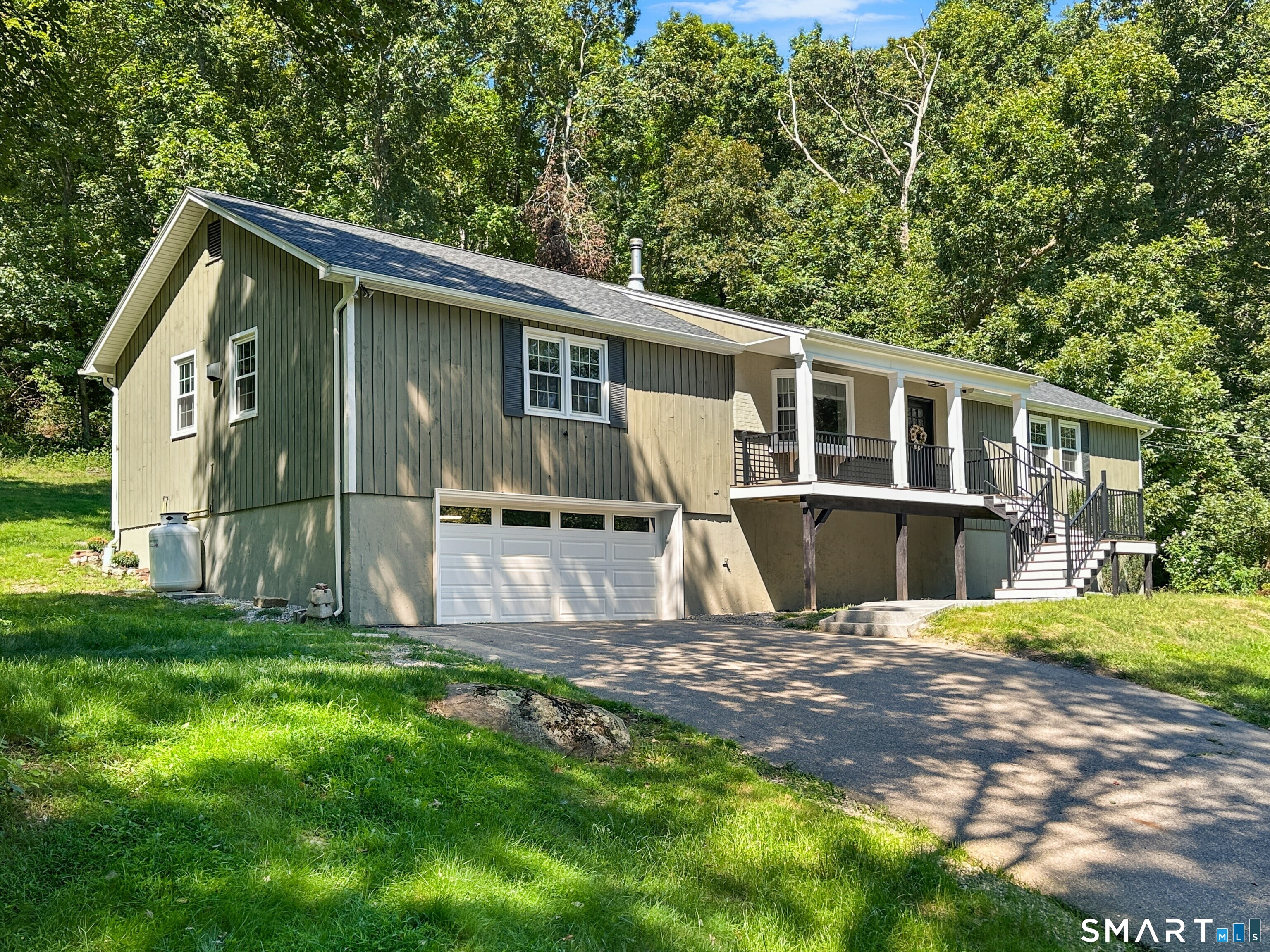 27 Lakes Pond Road Waterford CT 06385