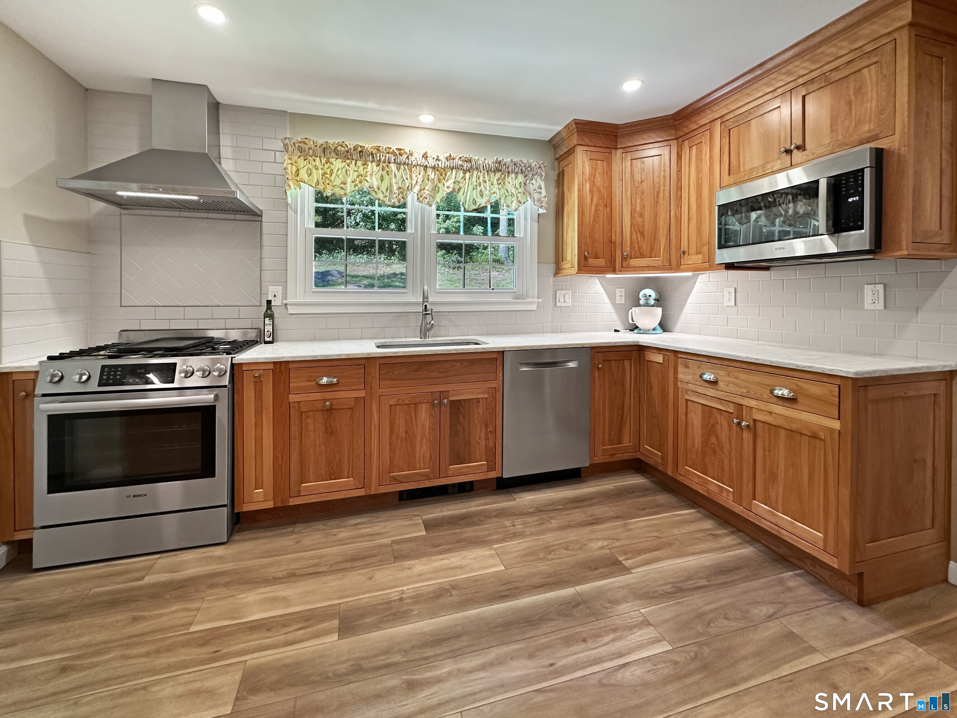 27 Lakes Pond Road Waterford CT 06385