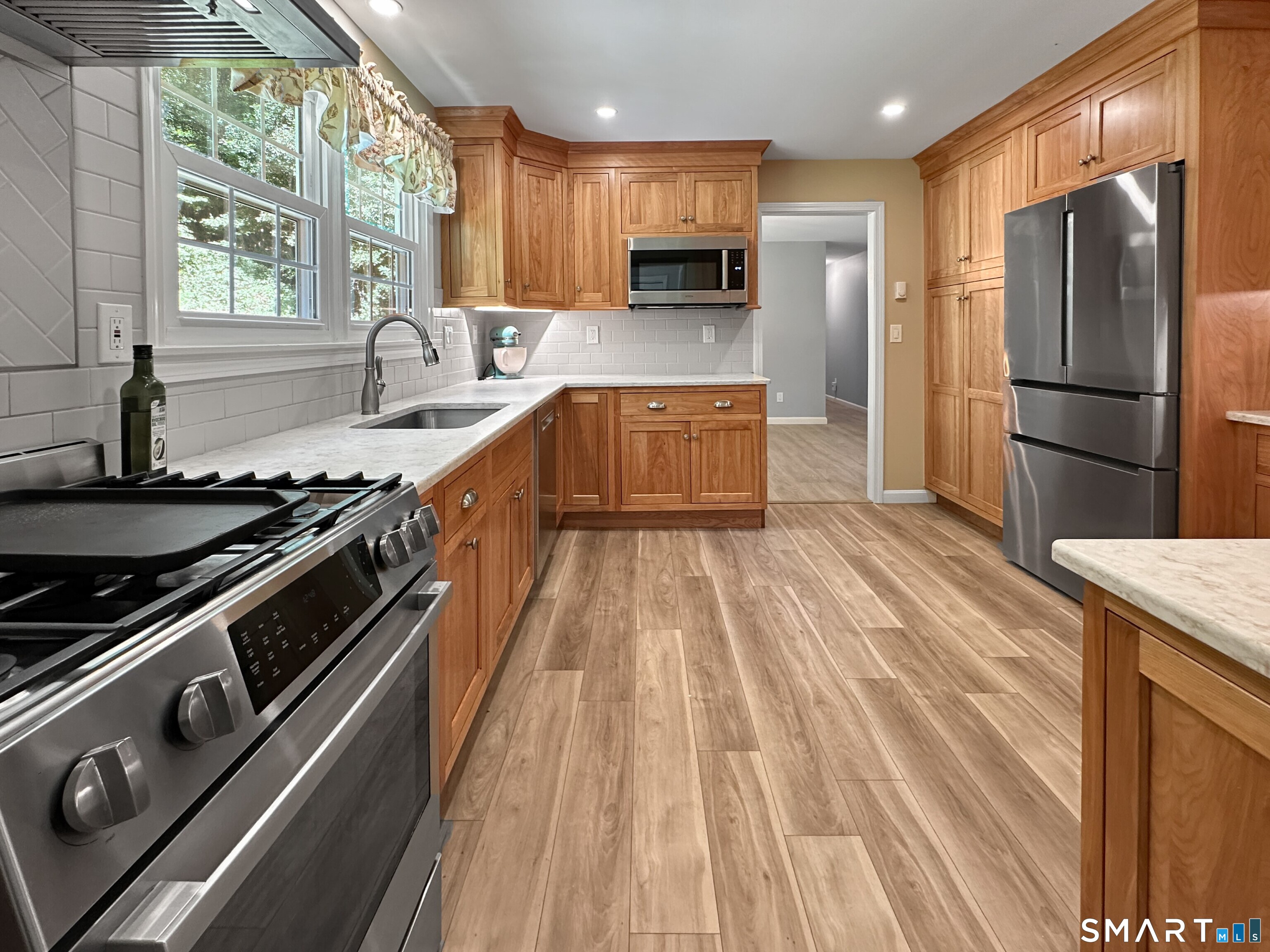 27 Lakes Pond Road Waterford CT 06385