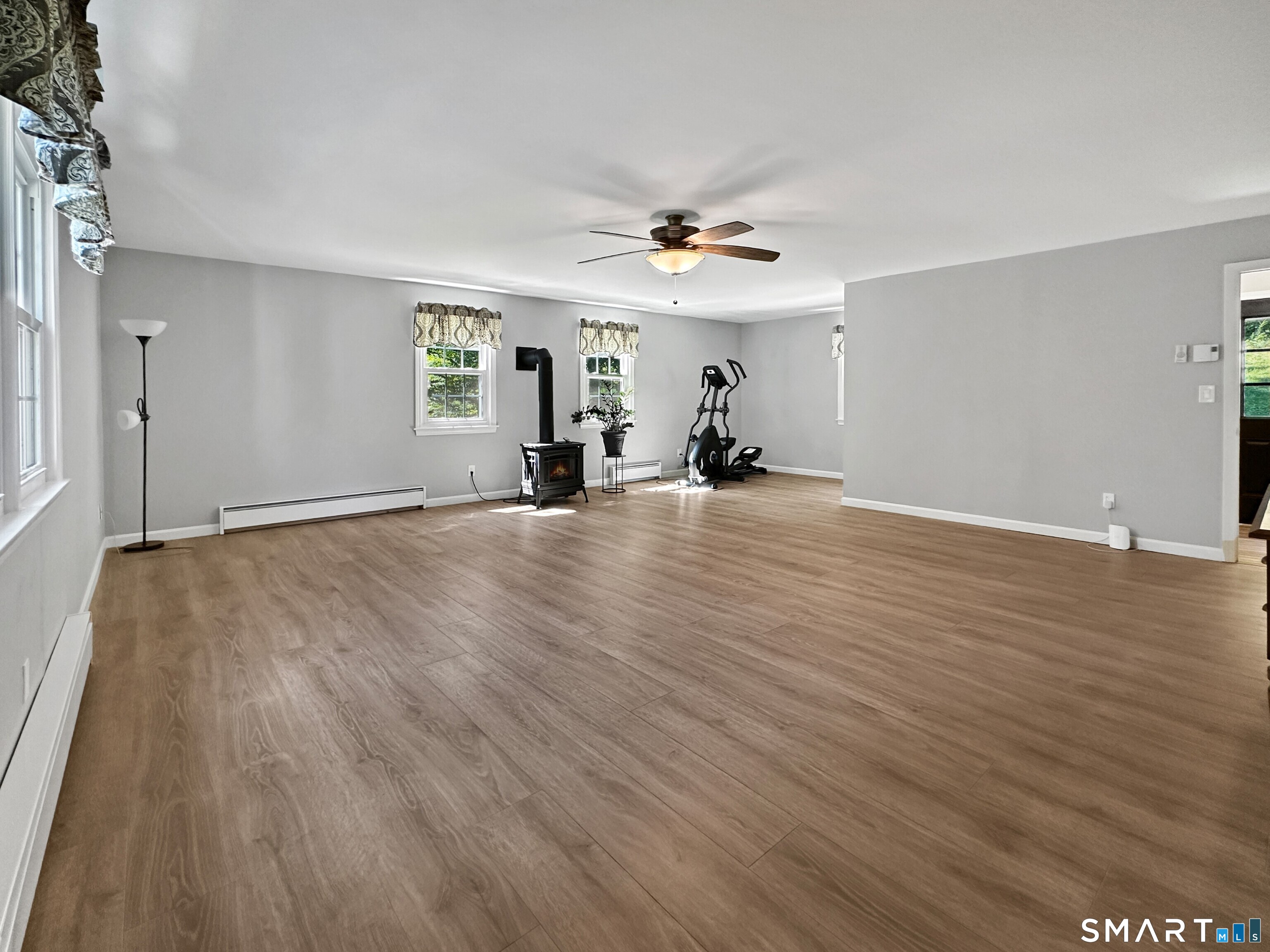 27 Lakes Pond Road Waterford CT 06385