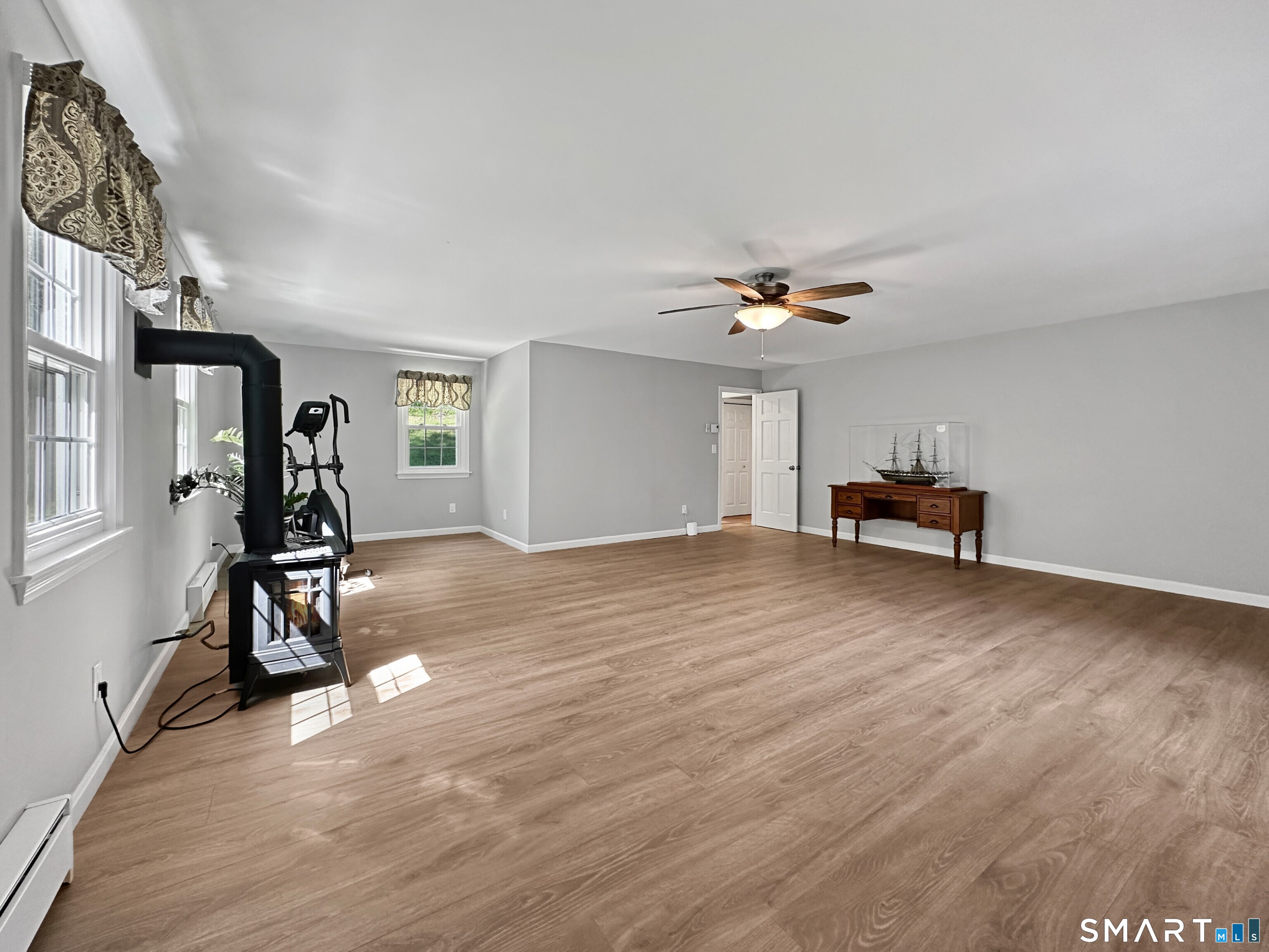 27 Lakes Pond Road Waterford CT 06385
