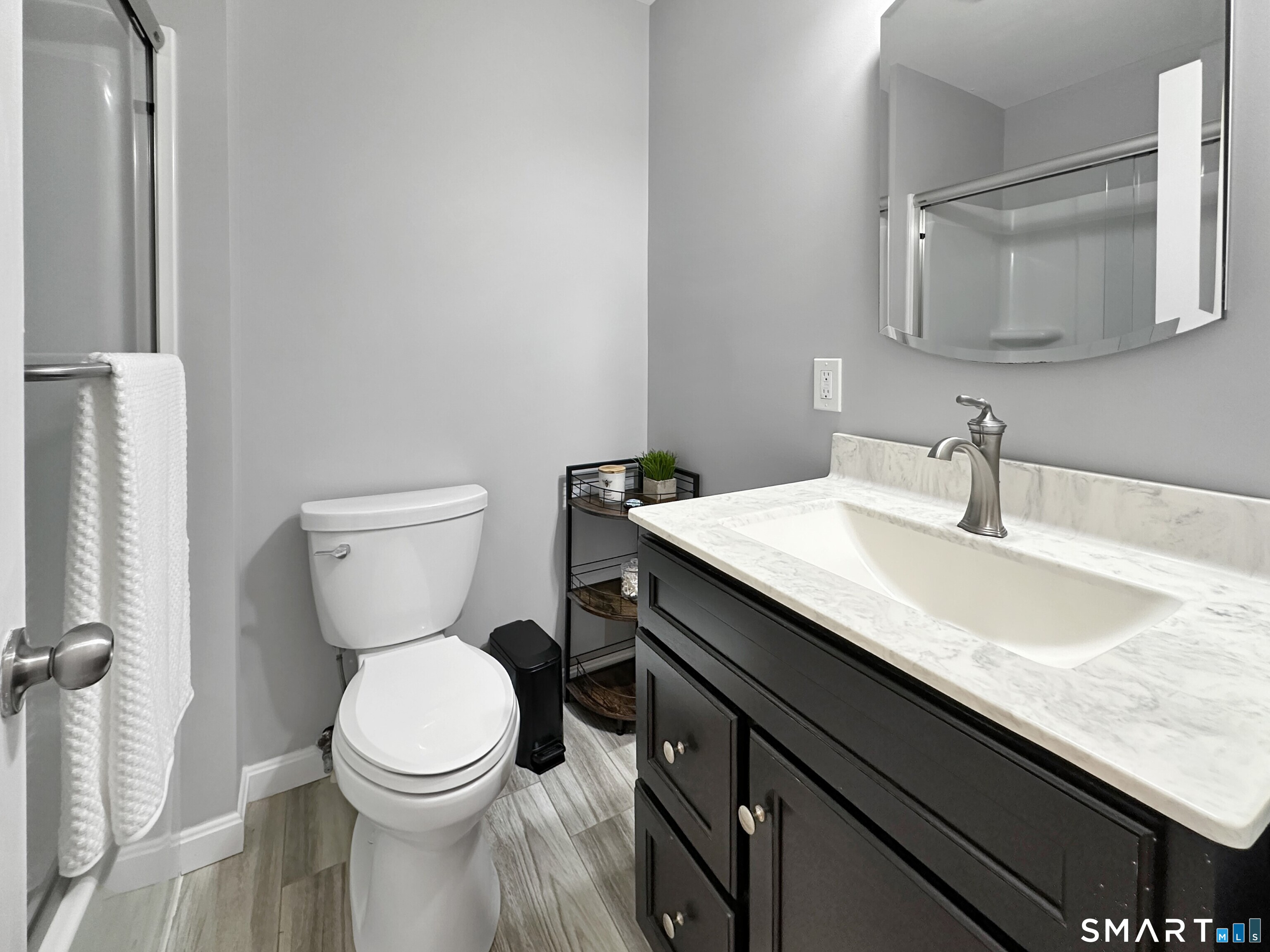 27 Lakes Pond Road Waterford CT 06385