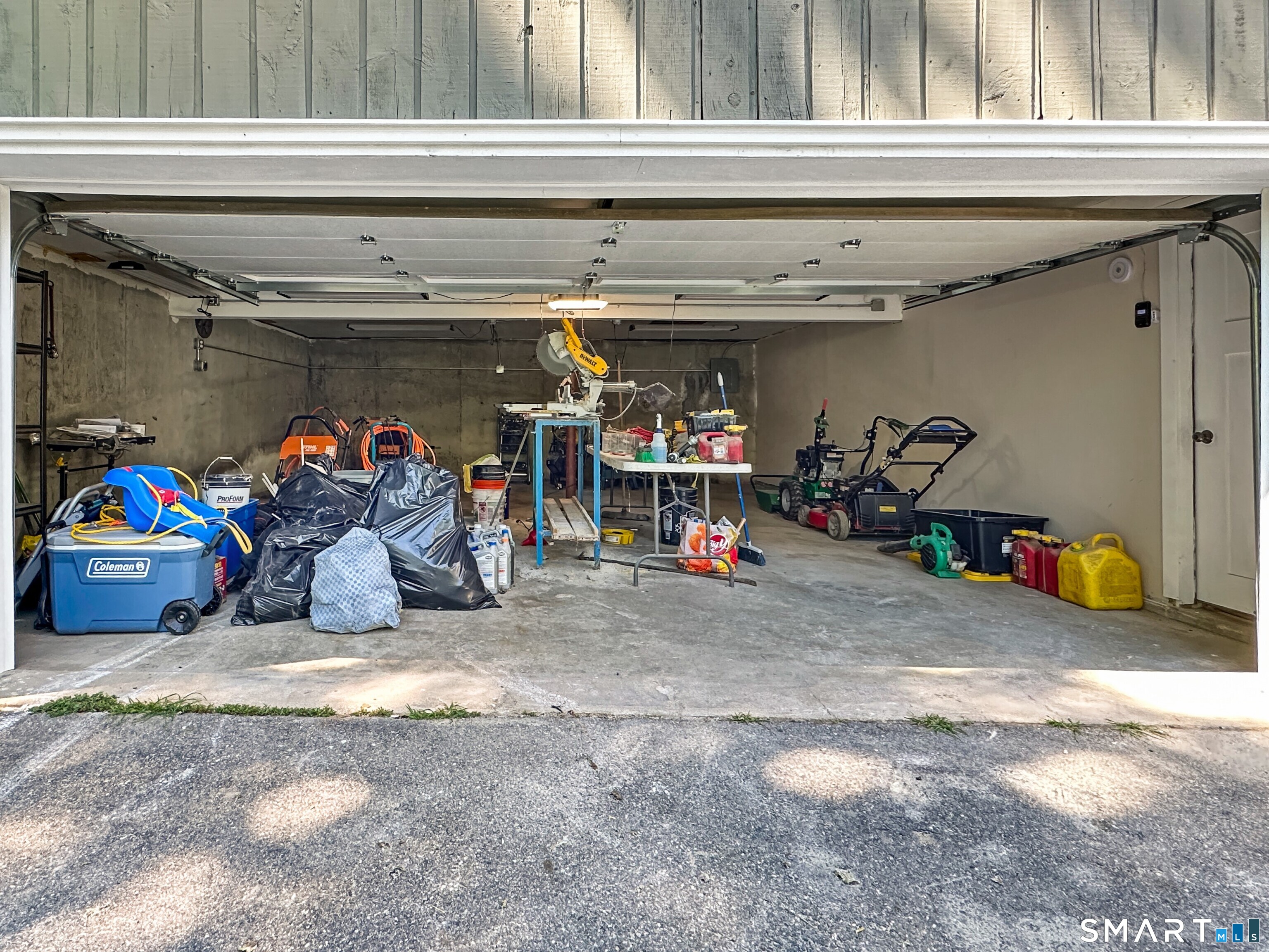 27 Lakes Pond Road Waterford CT 06385