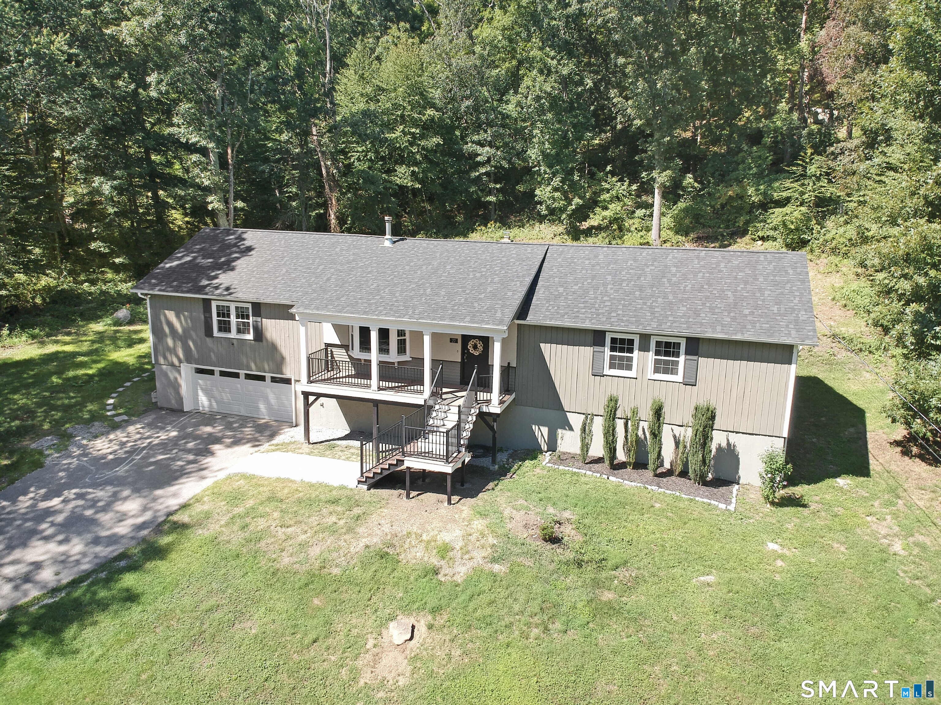 27 Lakes Pond Road Waterford CT 06385