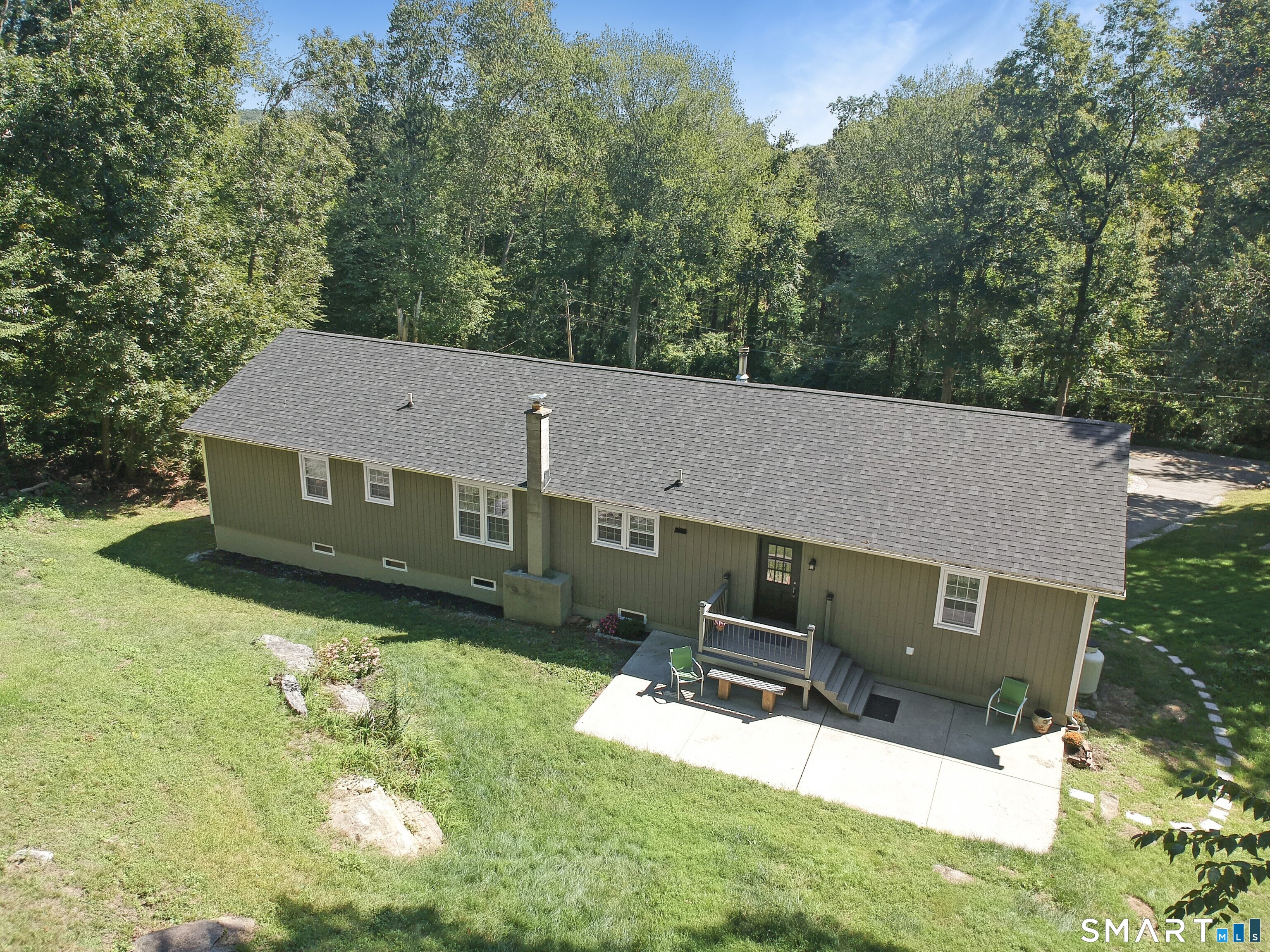 27 Lakes Pond Road Waterford CT 06385