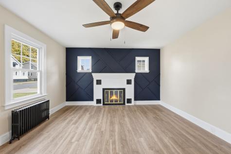 23 Woodlawn Avenue Enfield CT 06082