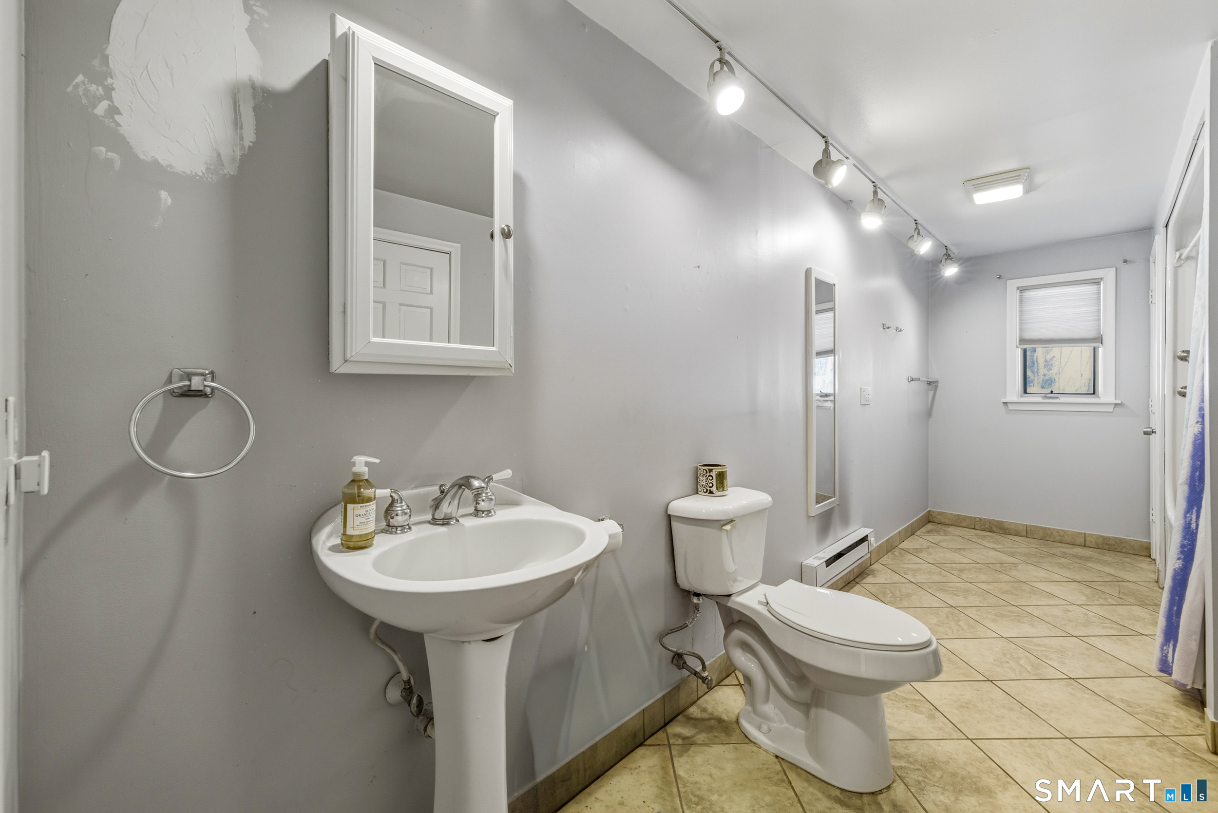 16 Merrywood Lane East Lyme CT 06333