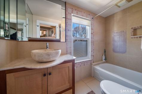 11 Middle Beach Road Madison CT 06443