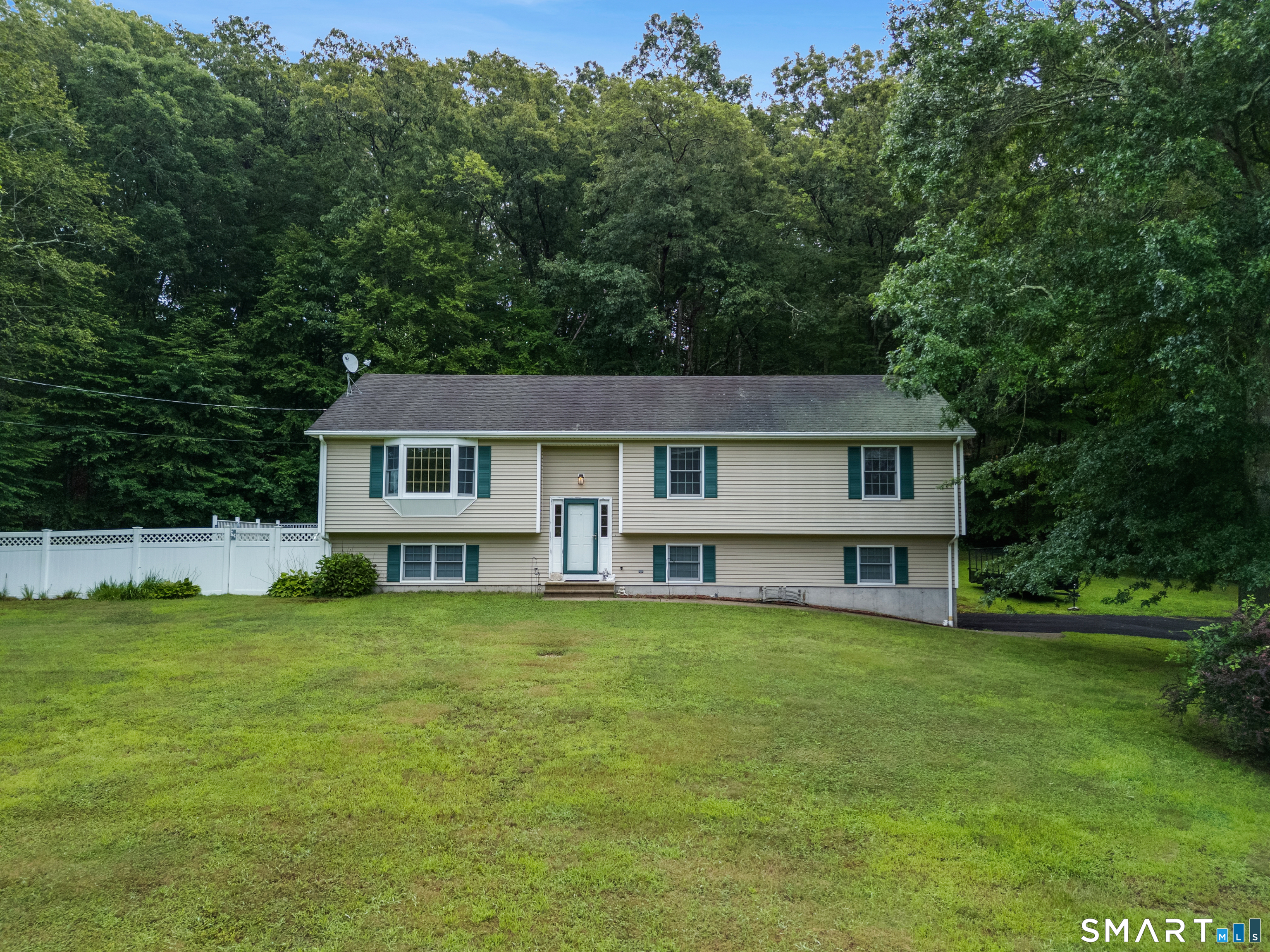 32 School House Road Preston CT 06365