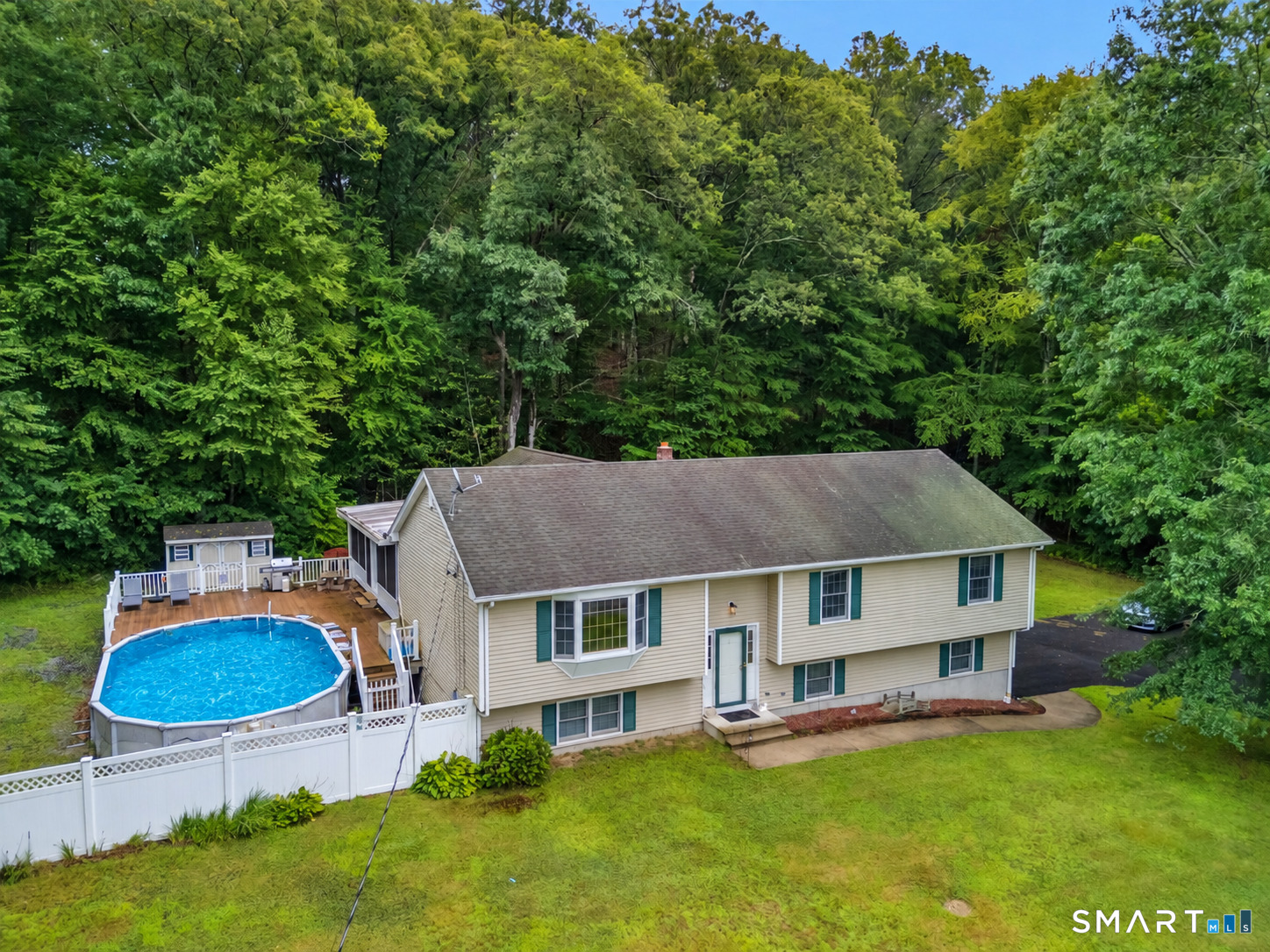 32 School House Road Preston CT 06365