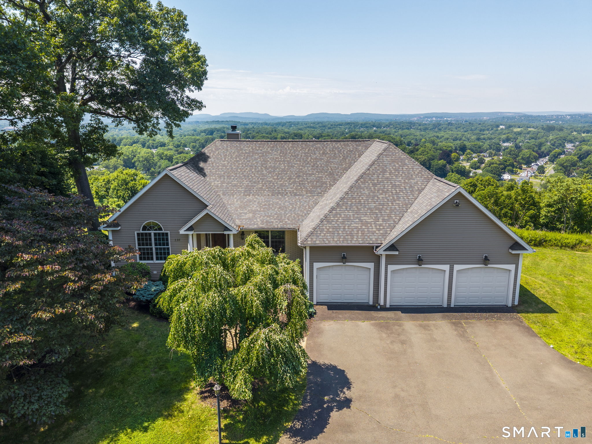 135 Cedarwood Lane Newington CT 06111