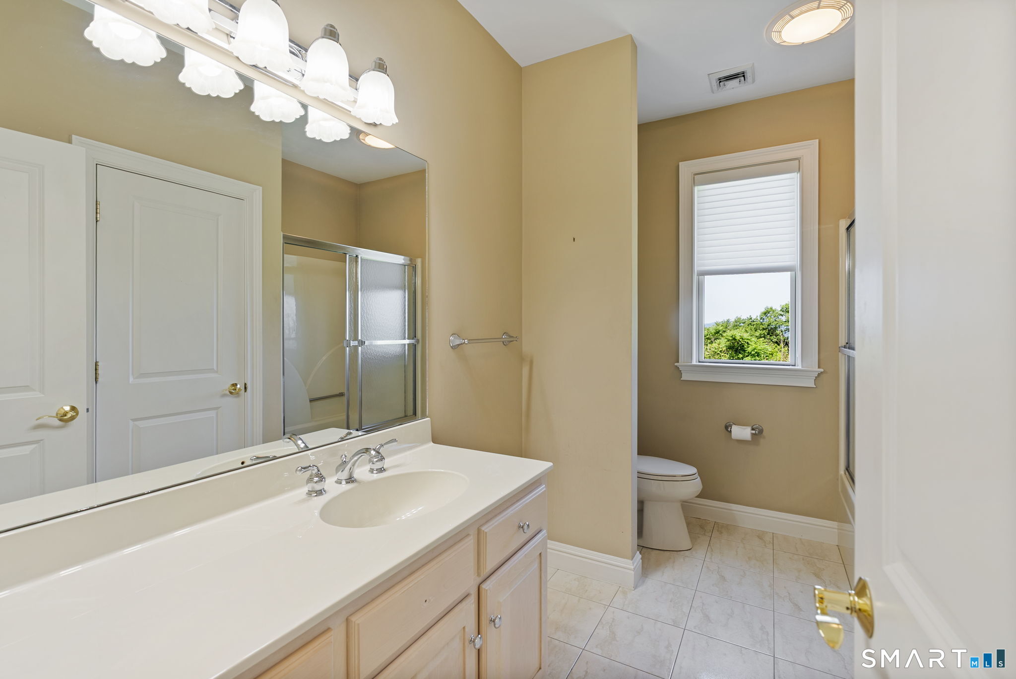 135 Cedarwood Lane Newington CT 06111