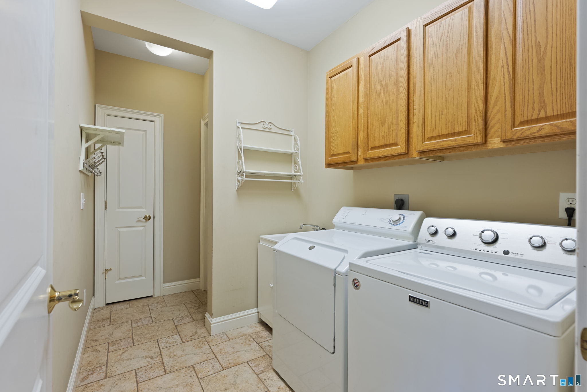 135 Cedarwood Lane Newington CT 06111