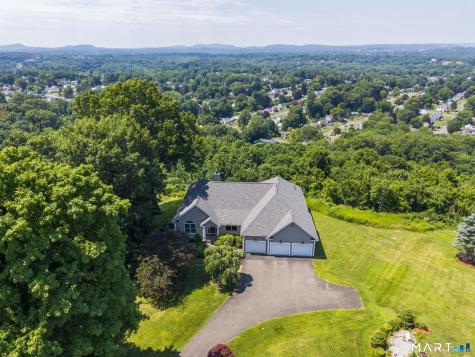 135 Cedarwood Lane Newington CT 06111