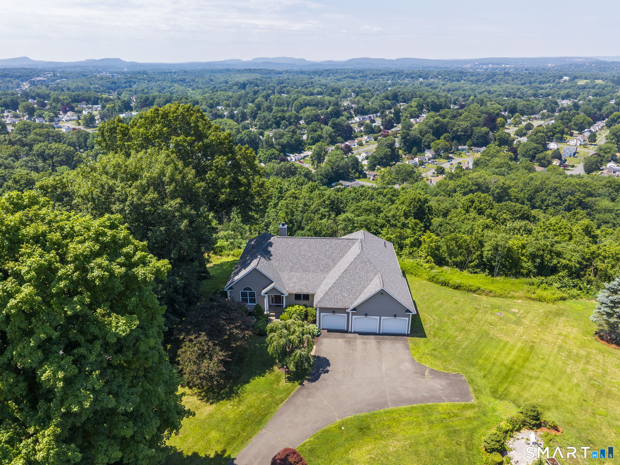 135 Cedarwood Lane Newington CT 06111