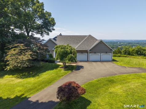 135 Cedarwood Lane Newington CT 06111