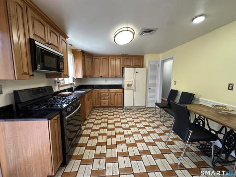 99 Glenwood Drive Wethersfield CT 06109