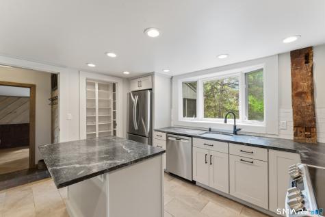 19 Farrell Road Newtown CT 06470