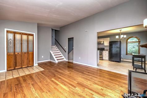 21 Mcdermott Circle Hamden CT 06518