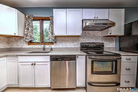 21 Mcdermott Circle Hamden CT 06518