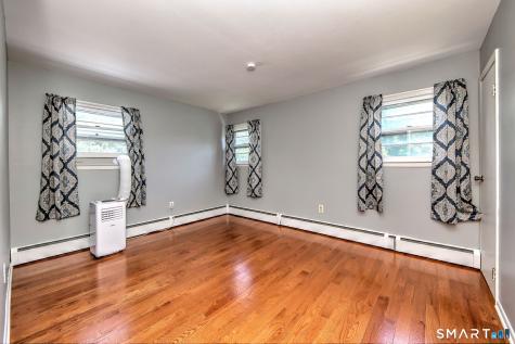 21 Mcdermott Circle Hamden CT 06518