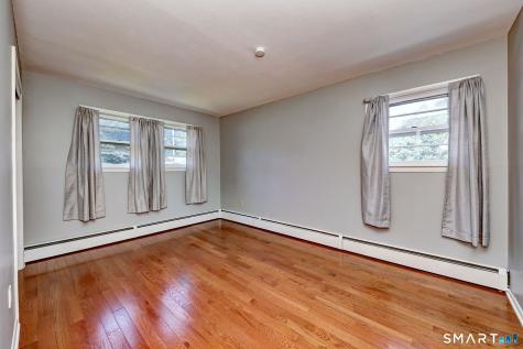 21 Mcdermott Circle Hamden CT 06518
