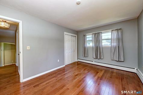 21 Mcdermott Circle Hamden CT 06518