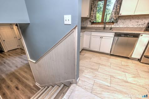 21 Mcdermott Circle Hamden CT 06518