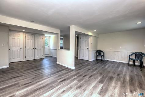 21 Mcdermott Circle Hamden CT 06518