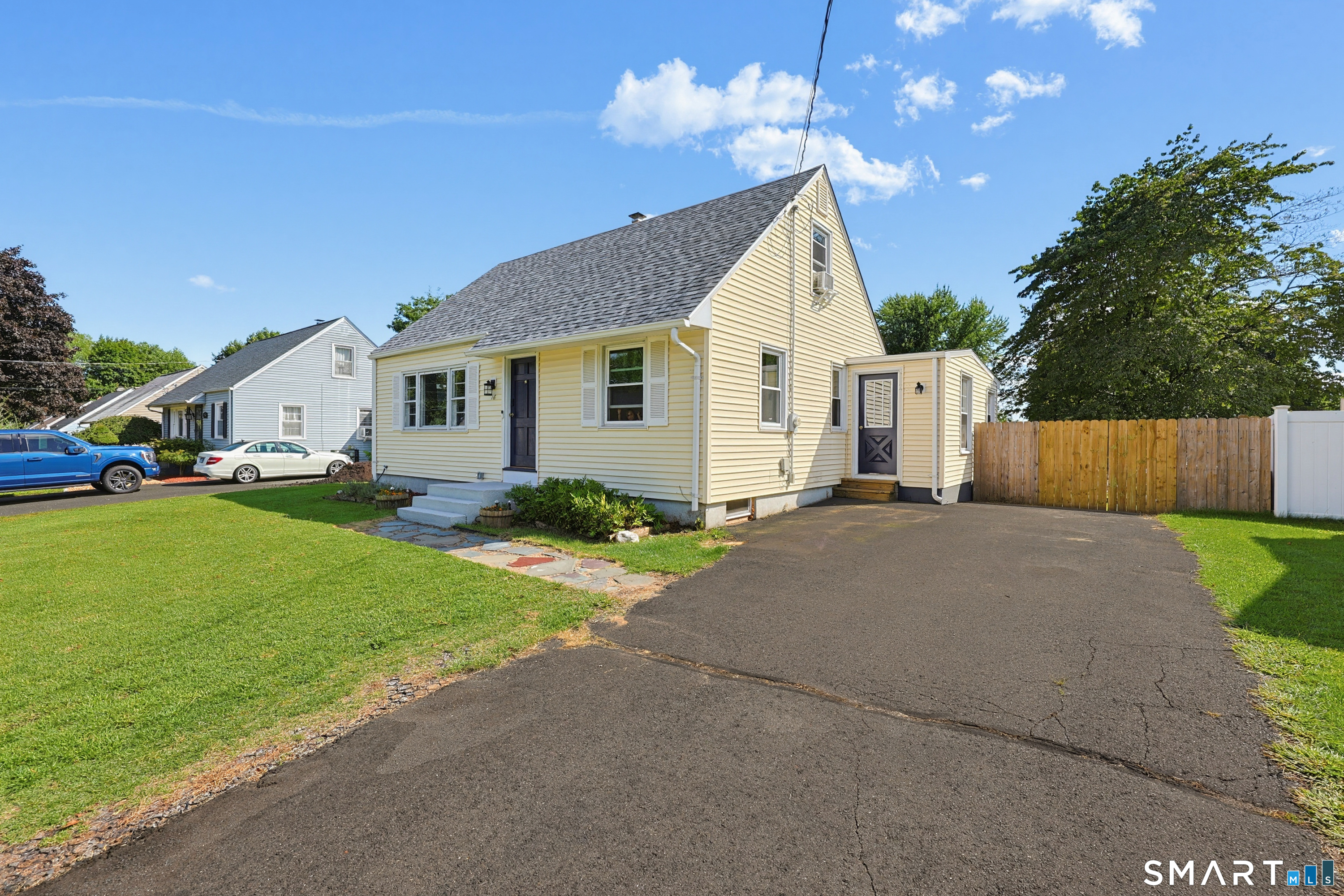 16 King Court Enfield CT 06082