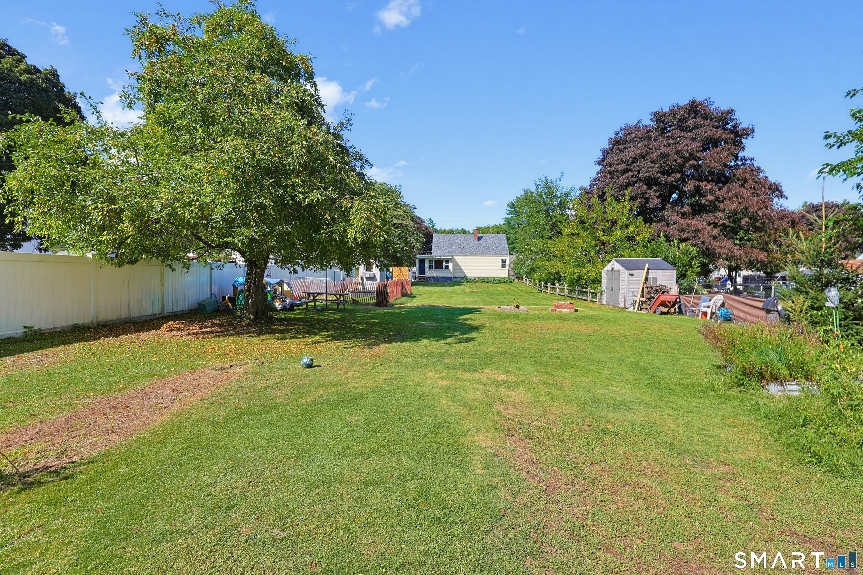 16 King Court Enfield CT 06082