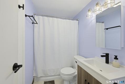 16 King Court Enfield CT 06082