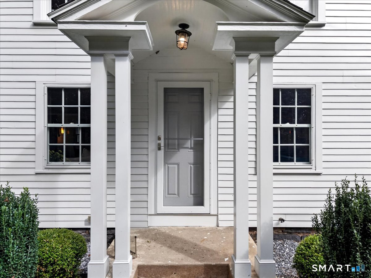 28 River Road Essex CT 06426