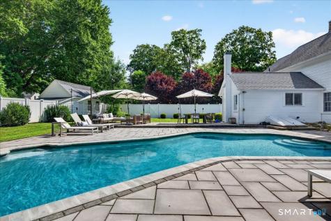 28 River Road Essex CT 06426