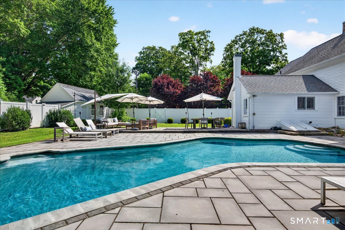 28 River Road Essex CT 06426