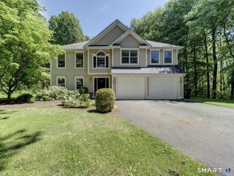 35 Woodsedge Court Berlin CT 06037