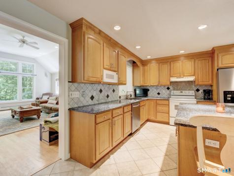 35 Woodsedge Court Berlin CT 06037