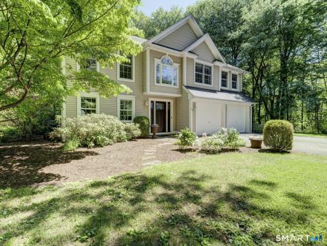 35 Woodsedge Court Berlin CT 06037