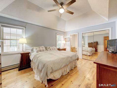 35 Woodsedge Court Berlin CT 06037